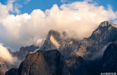 【沙巴娱乐】骆歆分享与柴西等朋友户外登山美照：点亮地球online又一片地图✨